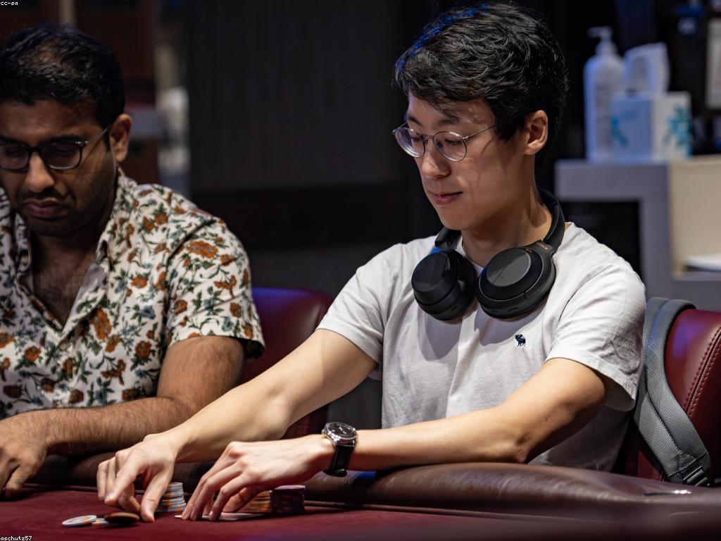 ប៉ូកឺរ និងច្បាប់: យល់ដឹងអំពីឯកភាពនៃកីឡានេះ