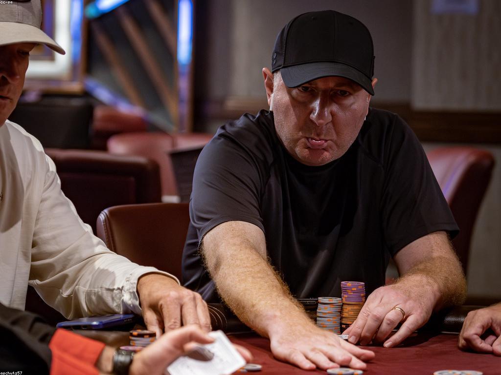 សារៈសំខាន់នៃច្បាប់នៅក្នុងការលេងប៉ូកឺរ