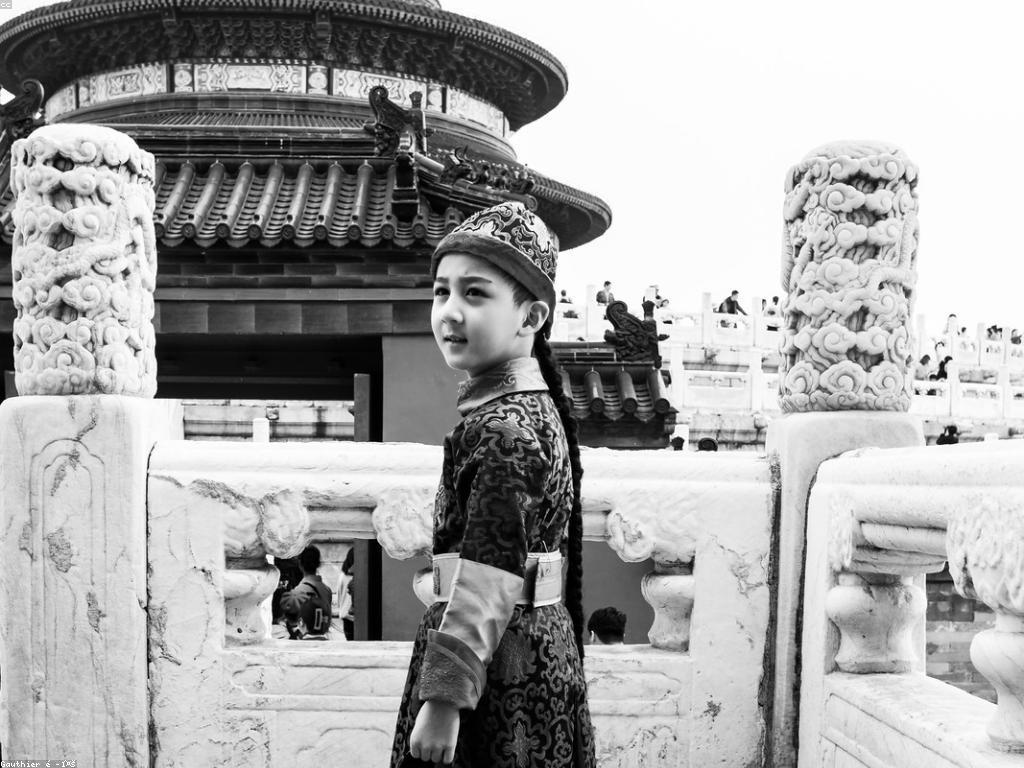 ការបង្ហាញប៉ូកឺរ: ពិភពនៃការបង្ហាញអារម្មណ៍