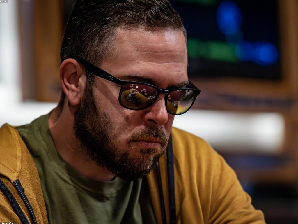 ការណ៍សង្ខេបអំពីការបង្ហាញប៉ូកឺរ